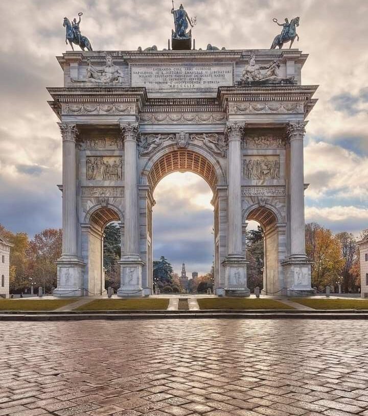 The Evolution of Urban Architecture: From Classic to Contemporary